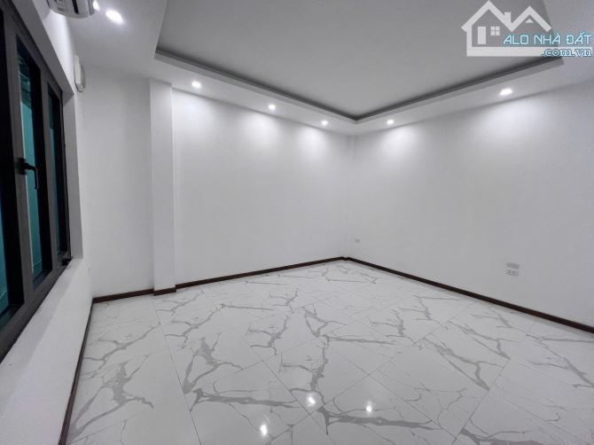 BÁN NHÀ LÒ ĐÚC, 30M, 5T, MT 8,3M, GẦN SÁT PHỐ, NGÕ RỘNG, MỚI, THANG MÁY, CHỈ 10,8 TỶ. - 1