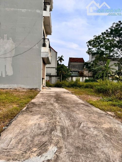 Mảnh đất khuôn tiền ô tô đỗ cửa 👉 tự nhiên -thường tín - 1