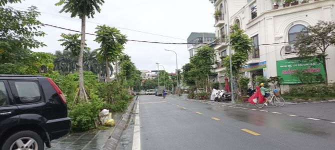 Bán nhanh lô đất hồ Ao Lão, DT 56M2 x MT rộng, ô tô vào đất, 3 bước ra hồ! - 1