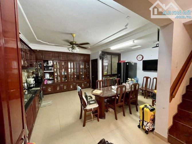 Nhà đẹp Khu Quân đội - Cổng sân bay TSN - Ngang 6M- Hẻm ôtô tránh - 1