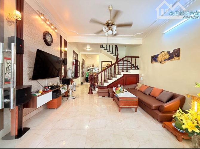 GẤP! Nhà 3 tầng Võ Văn Ngân, 59m2, đường 5m ngay Vincom. Chỉ 6.3 TỶ - 1