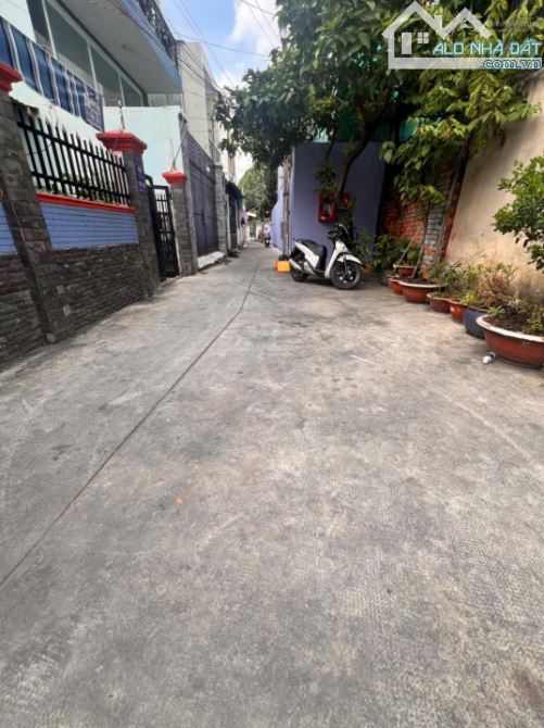 Nhà hẻm 687/ Lạc Long Quân, 6x9m, 1 lầu đúc, giá 4.25 tỷ - 1