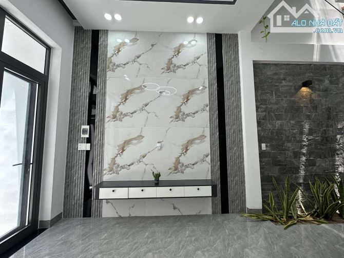 Nhà 3 tầng Trần Phú cách đường chính 30m trung tâm thành phố - 1