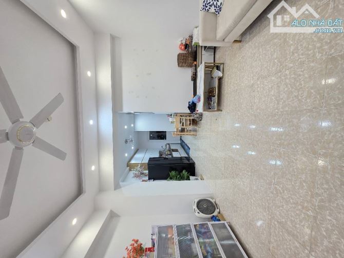 NHƯỢNG LẠI CHUNG CƯ 30T2 MẠC THÁI TỔ – 80M² – 3PN – ĐẮC ĐỊA – MỚI BÀN GIAO NÊN CỰC MỚI - 1