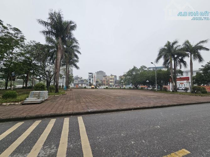 ĐẤT VỊ TRÍ SIÊU ĐẸP MẶT ĐƯỜNG OTO TRÁNH  VỈA HÈ RỘNG Ở VÀ KINH DOANH ĐẸP. - 1