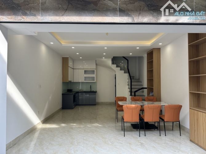BÁN NHÀ 5 TẦNG_NGUYỄN VĂN LINH, SÀI ĐỒNG– FULL NỘI THẤT VIP – OTO VÀO NHÀ -38m, 7,6 TỶ - 1