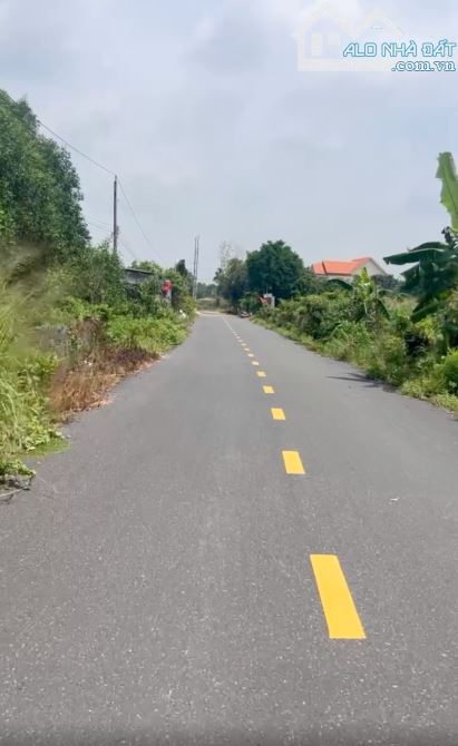 LÔ ĐẤT 2 MẶT TIỀN CỰC ĐẸP SÁT BÊN THỊ TRẤN, GẦN CHỢ ĐÊM, SẴN THỔ CƯ, GIÁ CỰC HẤP DẪN - 1