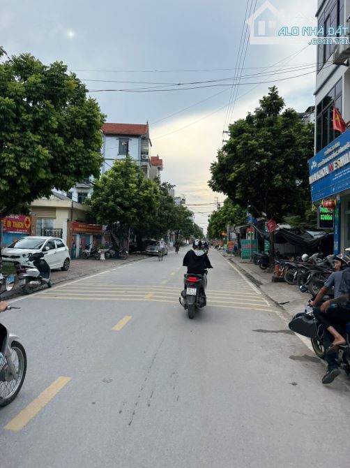 CHDV NGAY ĐH CÔNG NGHIỆP - QL32 LÔ GÓC 5 TẦNG 7 PHÒNG KHÉP KÍN DÒNG TIỀN 350TR/NĂM - 1