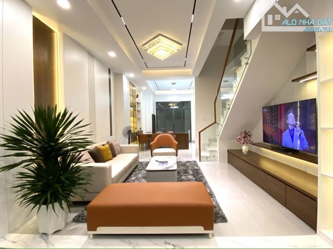 Bán nhà riêng trệt 2 lầu HXH 7 Chỗ tại Huỳnh Tấn Phát, Q7, HCM 4PN,DT 82m2, chỉ nhích 9 tỷ - 1