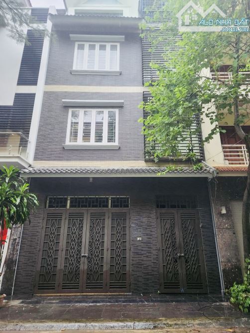 NHÀ PHÂN LÔ VỈA HÈ Ô TÔ TRÁNH HÀNG HIẾM HAI BÀ TRƯNG 75M2 5T MT 5.5M GIÁ 21 TỶ - 1