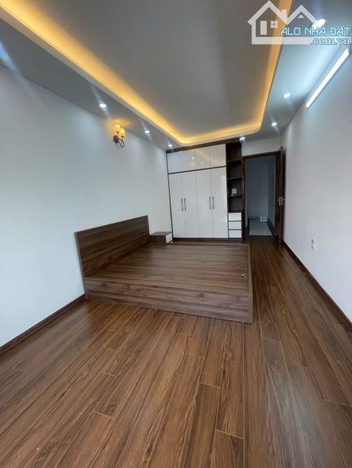 Bán nhà Bát Khối, Long Biên 42m2, 5 tầng, ô tô nhỏ vào nhà, 5.99 tỷ - 1