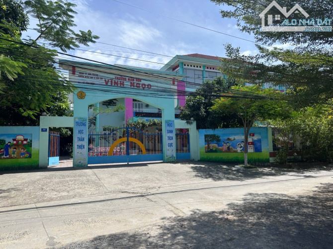 Cần bán căn nhà bên hông Trường MN Vĩnh Ngọc, cách KĐT Vĩnh Điềm Trung. Giá 3 tỷ 300 - 1