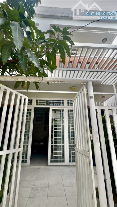 Tỉnh Lộ 10 bình tân 283m2 3 tầng giá chỉ 22 tỷ - 1