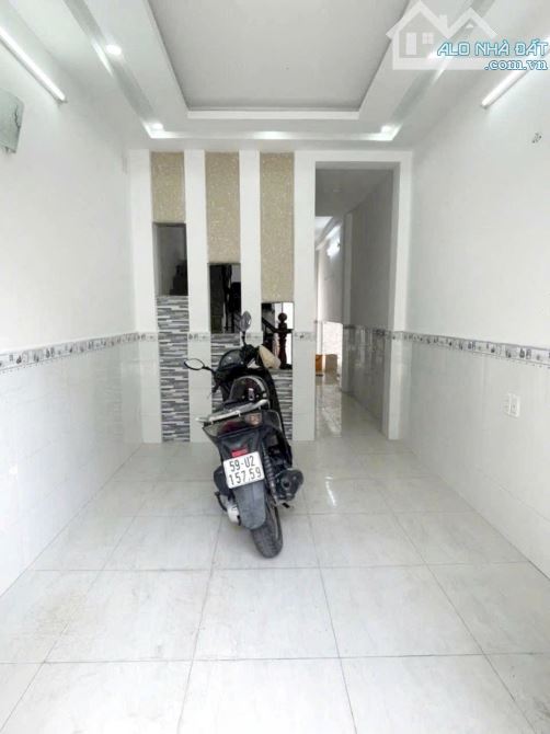 BÁN NHÀ KHU VIP 4 TẤM Q4 ĐỒNG BỘ MỚI XÂY VỊ TRÍ ĐẸP 1/ GIÁ 5TỈ  650 TL Khu Dân Cư - 1