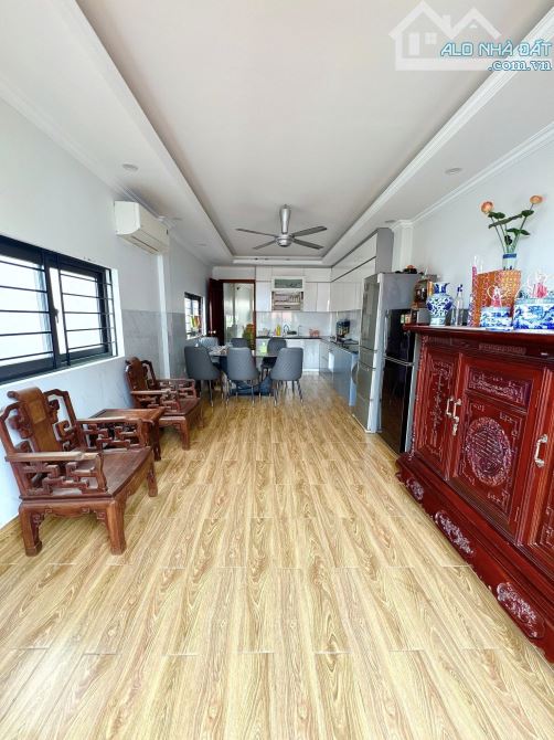 PHÂN LÔ PHỐ PHƯƠNG MAI ĐỐNG ĐA 11 TỶ DT 50M MT 4M 4T Ô TÔ TRÁNH KINH DOANH - 1