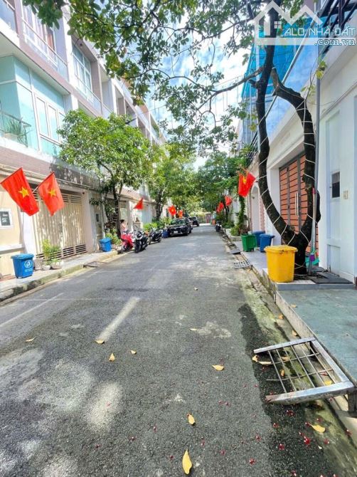 Nhà 4 tầng KHU PHÂN LÔ đường THẠNH XUÂN 25 phường THẠNH XUÂN Q12 dt 66,6m2 (4mx17m) Hẻm 7m - 12