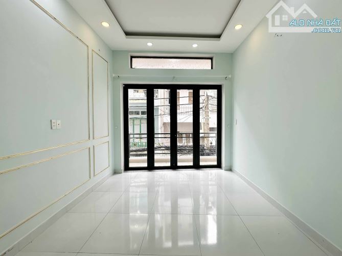 Bán nhà Phú Nhuận - Khu PXL - 4 tầng - hẻm 5.5m - 7 chỗ quay đầu - 12