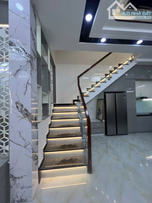 Bán nhà phố cao cấp Huỳnh Tấn Phát, Nhà Bè, DT 6,4x13m, 3 lầu, ST. Giá 8,8 tỷ - 13