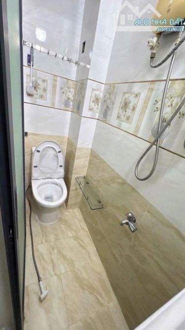 BÁN NHÀ MỚI 3 TẦNG HẺM XE HƠI Hoàng DIỆU Q.4 NHỈNH 6TY - 14