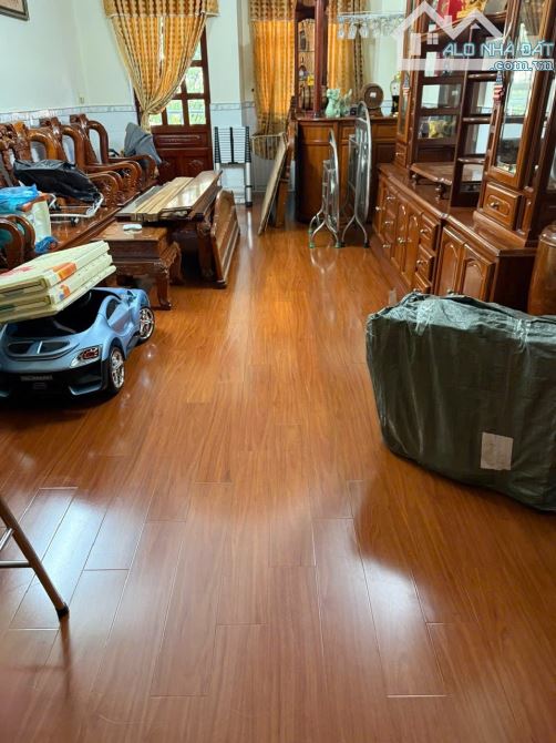 Bán nhà 1 trệt 3 lầu đường D9 khu dân cư D2D giá cực tốt chỉ 9,5 tỷ - 2