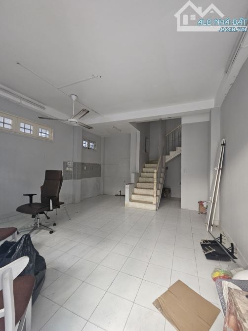 KHU ĐƯỜNG HOA- HẺM XE HƠI THÔNG - NGANG 4.7m - chỉ nhỉnh nhẹ 7 - 2