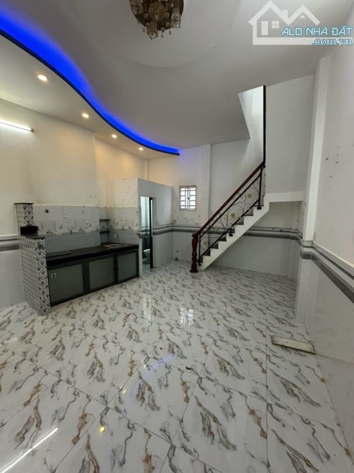 NHÀ ĐẸP 2 TẦNG SÁT QUẬN 6, 36M2, NGANG 5M, 2PN, SHR, CHỈ 3,6T - 2