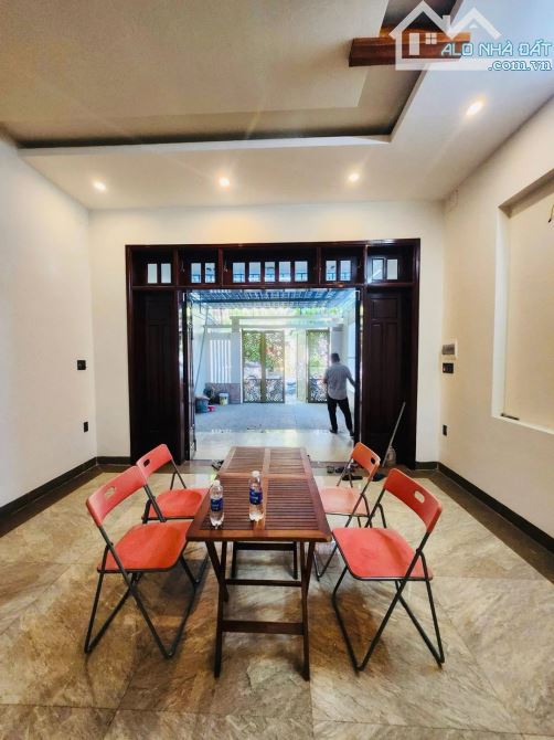 NHÀ 3 TẦNG MT ĐƯỜNG 7,5M - DT 115M2 - CHỈ NHỈNH 7 TỶ - 2