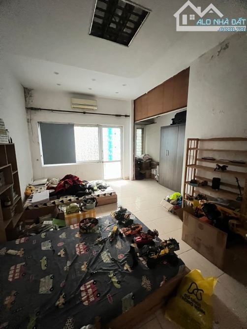 Vị trí đỉnh. Ngõ ô tô  thông.Kinh doanh sầm uất. Trung  tâm  của  ĐHBK.c - 2