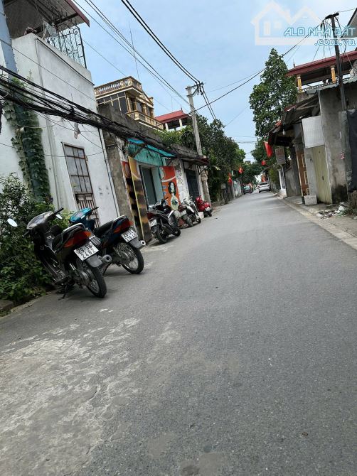 NHÀ 2 MẶT NGÕ – OTO ĐỖ CỬA – SẴN NHÀ CẤP 4 Ở NGAY – SÁT DỰ ÁN TP THÔNG MINH LỚN NHẤT ĐÔNG - 2