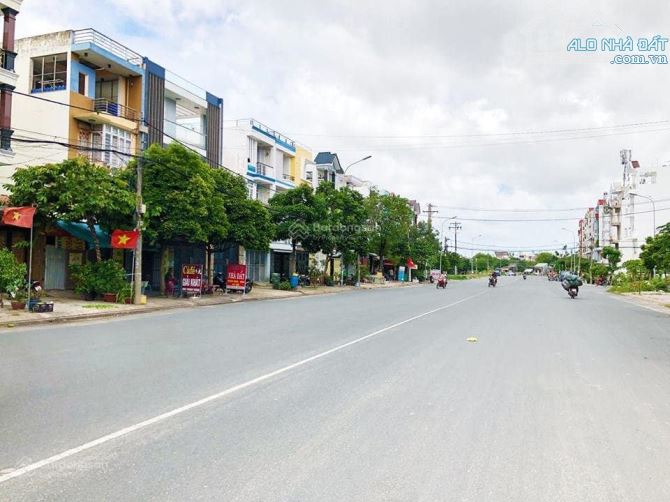Ngộp năng bán xã lỗ 500tr nền đất nằm ngay bến xe miền đông mới, giá 2tỷ5, SHR - 2