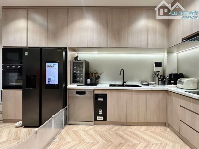 SIÊU PHẢM ! Tòa Nhà Mặt tiền Võ Văn Tần, P.Bàn Cờ | DTSD: 300m2 | 7 Tầng, thang máy | - 2
