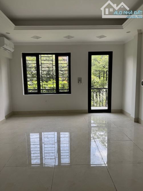 BÁN NHÀ PHÂN LÔ ĐỀN LỪ NHÀ ĐẸP , DT 30 M . MT 4,7 M . NHÀ 7 TẦNG . MUA NHANH KO HẾT - 2