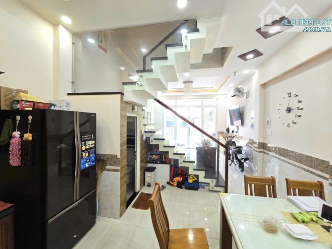LINH ĐÔNG - ĐANG MỞ CTY VĂN PHÒNG 6.4 tỷ Linh - 2