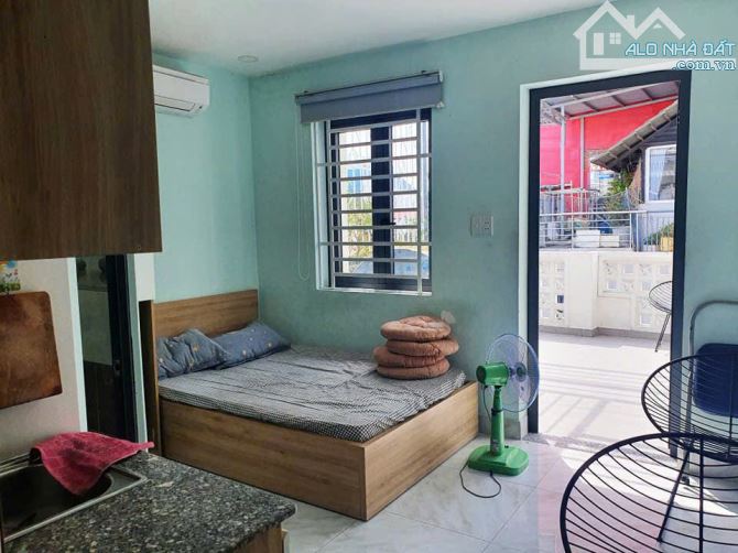 BÁN GẤP,  Nhà 3 Tầng Khai Thác 8 Phòng, Nguyễn Thái Bình, gần nhà ga T3– DT 360tr/năm. - 2