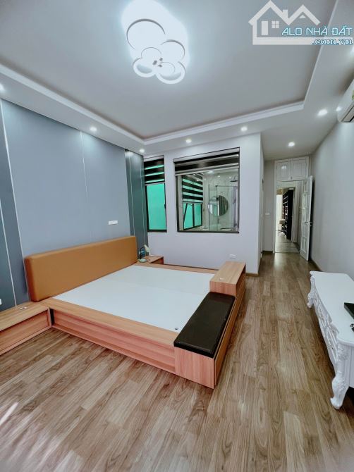 Cho thuê nhà Hoàng Ngân – Cầu Giấy DT 70m x 5 tầng, thang máy, lô góc, ôtô, 28tr/th - 2