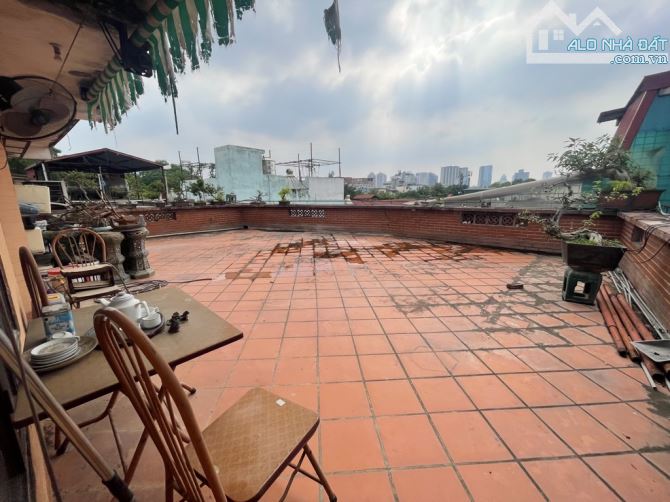 Nhà phố Tây Sơn, quận Đống Đa, 115m2, mặt tiền 5,5m, xây 5 tầng, ngõ ô tô đỗ cửa, 27 tỷ! - 2