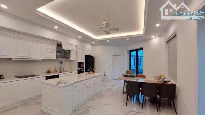 Bán Nhà Cổ Linh, Long Biên, Hà Nội, 6 tầng, Thang máy, đối diện Aeon Mall, giá hơn 9 tỷ. - 2