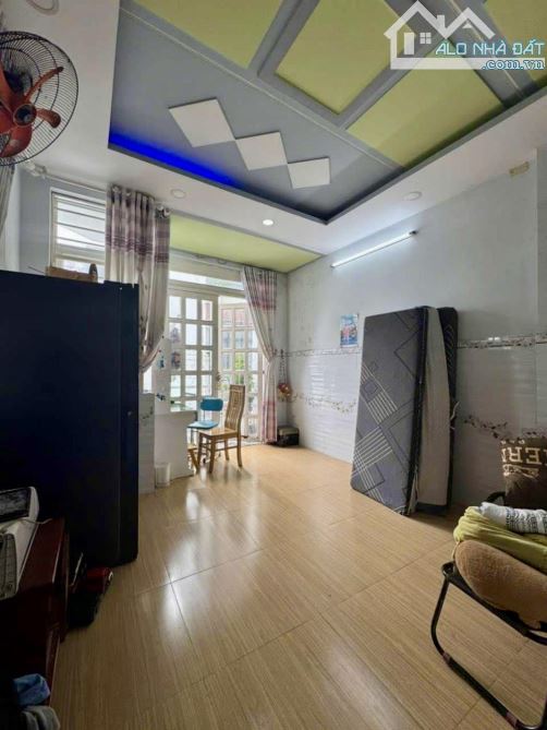 KHU VIP - TRUNG TÂM TÂN PHÚ - XE HƠI VÀO NHÀ- 3 BƯỚC RA MẶT TIỀN LỚN - 4 TẦNG BTCT- 65M2 - 2