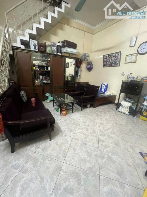 BÁN NHÀ, NGÔ SỸ LIÊN. DT 42m2 – 3 Tầng – 5m Mặt Tiền – Giá TL 8 Tỷ. - 2