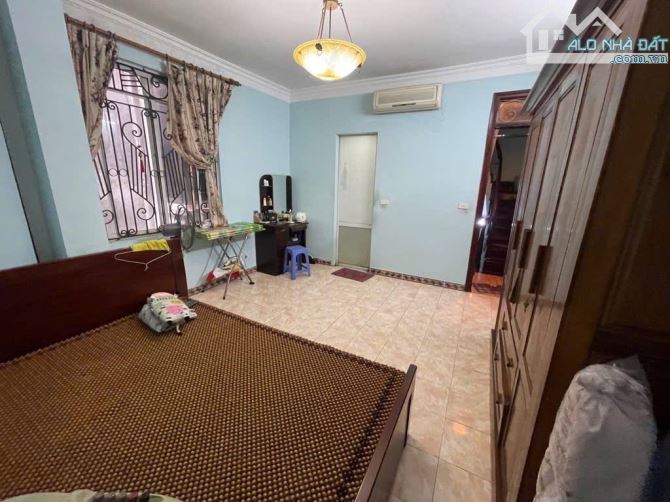 Bán Đất- Tặng Nhà. ĐC Tô Tiền, Khâm Thiên. DT 24m2 – 5 Tầng – 4.4m Mặt Tiền. Giá TL 6.4 Tỷ - 2