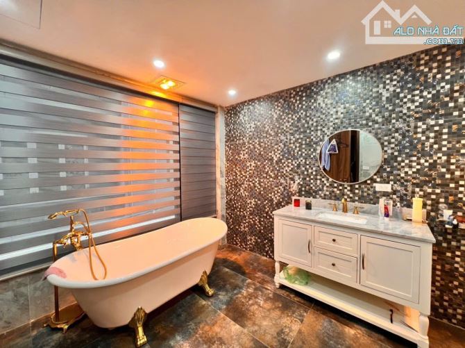 🏡 BÁN NHÀ NGUYỄN NGỌC NẠI – PHÂN LÔ QUÂN ĐỘI – 35M² – 5 TẦNG – MT 8.2M - 2