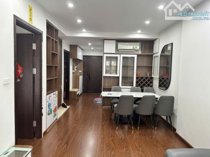 hiếm. cho thuê căn hộ 90 nguyễn tuân, 72m2, 2 phòng ngủ 2wc full đồ 13,5tr/tháng - 2