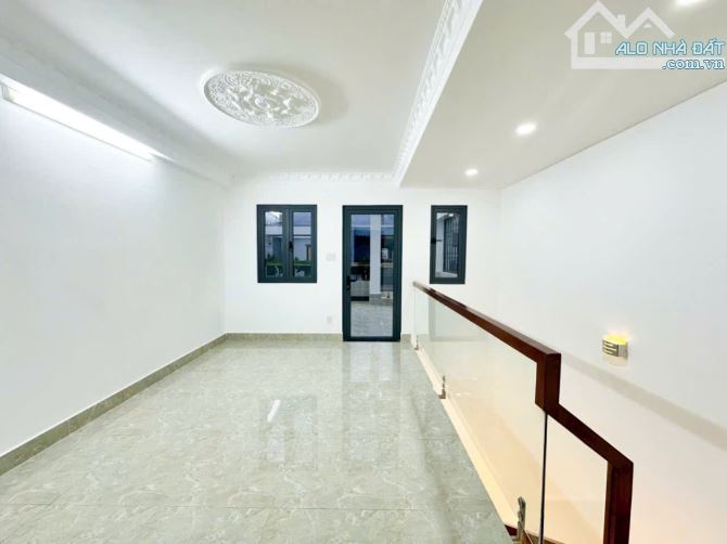 Bán nhà phố cao cấp Huỳnh Tấn Phát, Nhà Bè, DT 6,4x13m, 3 lầu, ST. Giá 8,8 tỷ - 2