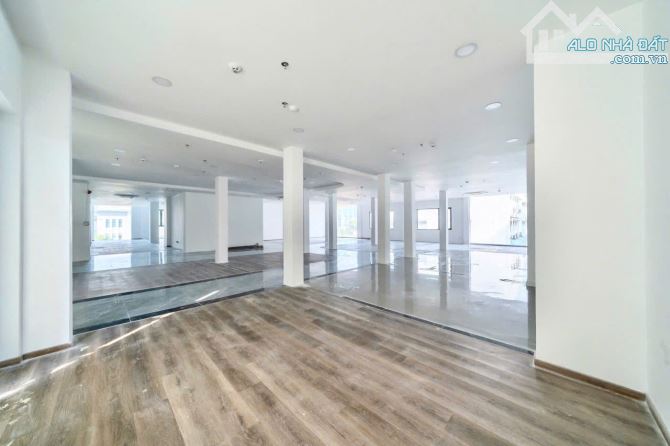 50tr/Tháng  _ Cho Thuê 125m2 mặt tiền đường Nguyễn Văn Thủ, P. Tân Định Q1 - 2