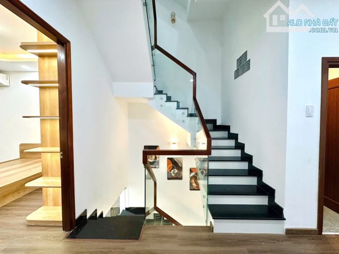?BÁN NHÀ 4 TẦNG - HẺM XE HƠI - DT 75M2 - 4 PHÒNG NGỦ - TÂN KIỂNG - QUẬN 7 - NHỈNH 6 TỶ - 2