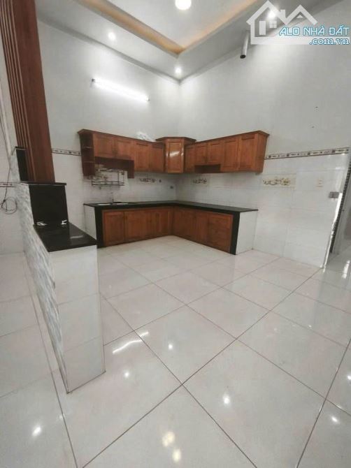 Bán nhanh nhà ở sau Bến Xe An Sương Bà Điểm 4x10 ( 40m2 ) 800 TRIỆU Sổ hồng riêng - 2