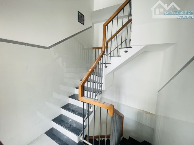 BÁN CHDV - ĐƯỜNG XE HƠI LÊ TRỌNG TẤN (5X15) 4 TẦNG BTCT DÒNG TIỀN 25TR/TH GIÁ RẺ - 2