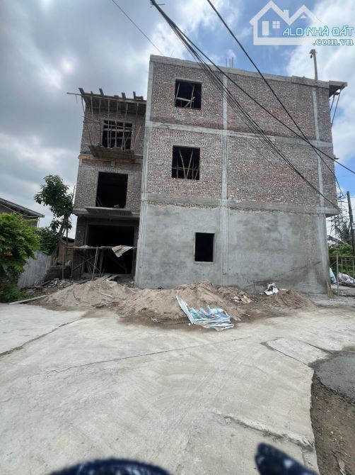 Bán nhà 3 tầng mới xây – Nguyễn Trung Thành, Cam Lộ, Hùng Vương vị trí đẹp, giá hấp dẫn! - 2