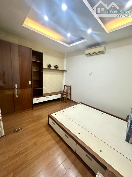PHÂN LÔ ĐỖ QUANG CẦU GIẤY - NHÀ 5 TẦNG Ô TÔ TRÁNH VỈA HÈ - KHU VIP HIẾM NHÀ BÁN - SỔ VUÔNG - 2