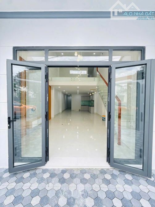 Bán nhà mặt tiền đường nhựa rộng 7m gần Ngã tư - 2